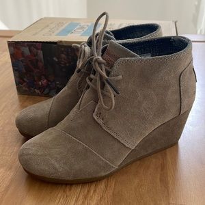Toms Desert Wedge Booties